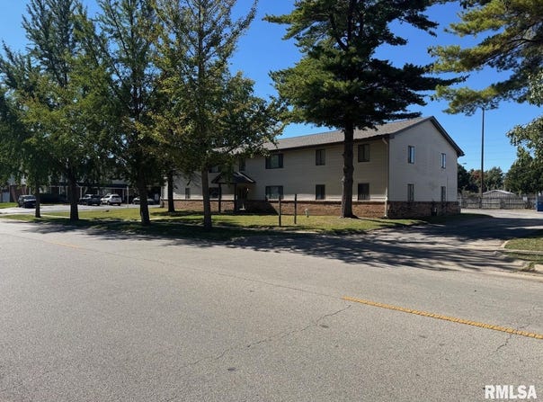 151 & 155 S Durkin Drive, Springfield, IL 62704