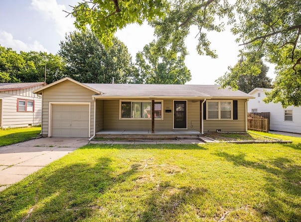 652 Lexington, Wichita, KS 67218