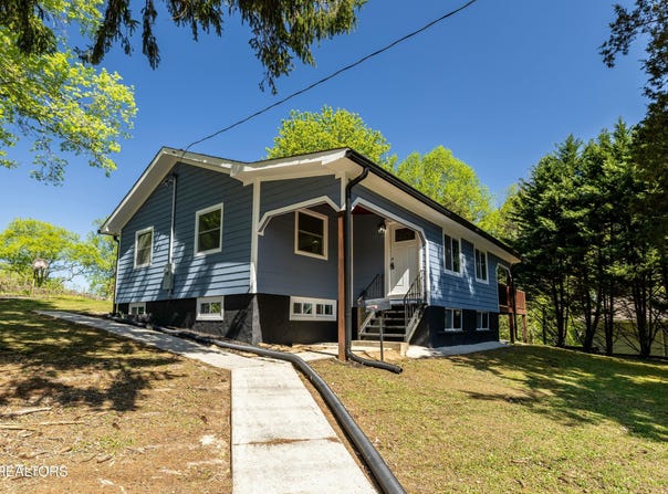 516 Delaware Ave, Oak Ridge, TN 37830