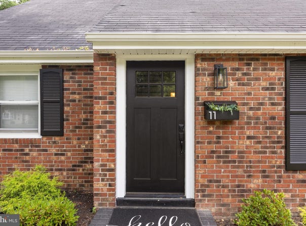 11 E SUTTON AVENUE, MOORESTOWN, NJ 08057
