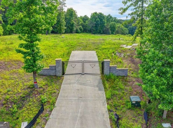 535 Penny Lane, Loganville, GA 30052