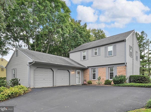2856 MICHENER Drive, LANCASTER, PA 17601