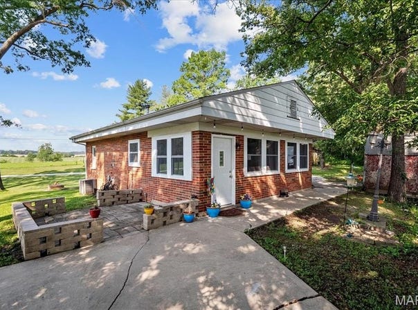 6405 South Ronnie Drive, Waterloo, IL 62298