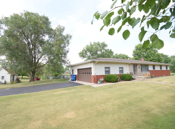340 E Babcock Lane, Rensselaer, IN 47978