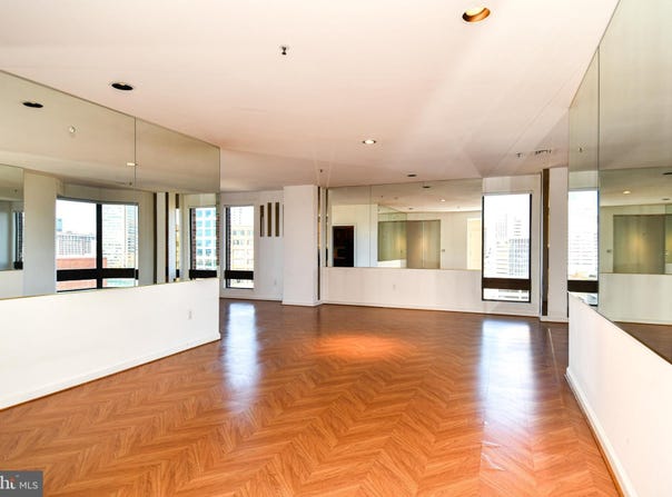 10 E LEE Street, BALTIMORE, MD 21202