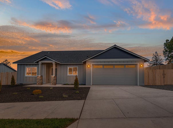 571 SW H Street, Madras, OR 97741