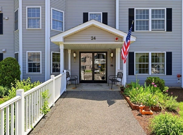 24 Greenleaves Drive, Amherst, MA 01002