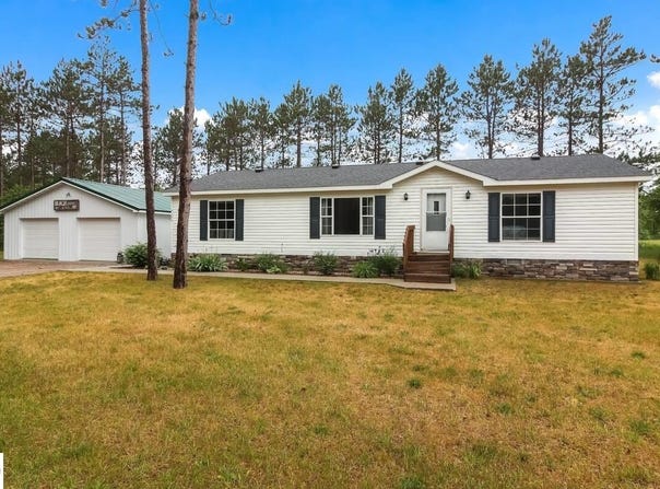 4126 Meadow Lane, Thompsonville, MI 49683
