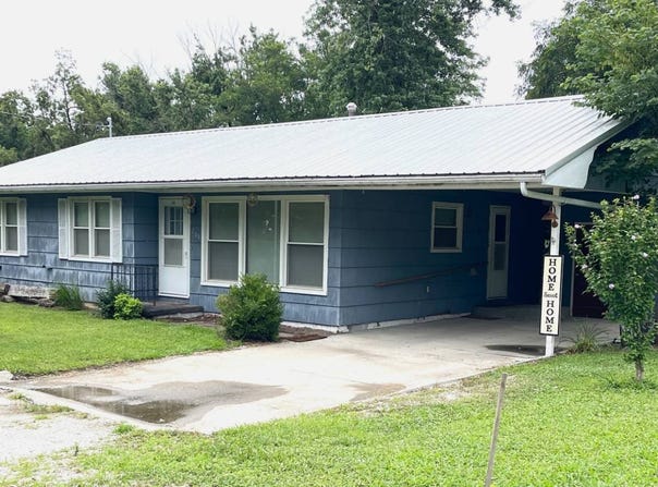 208 North Ash Street, Keytesville, MO 65261