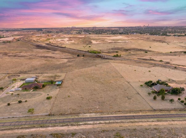 2800 E WILLOW CREEK Drive, Amarillo, TX 79108