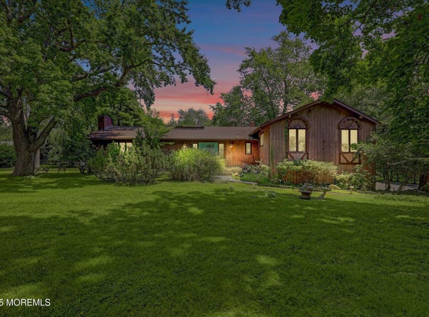 6 Surrey Lane, Ocean Twp, NJ 07712