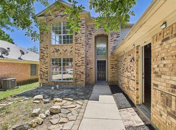 1117 Victoria Drive, Saginaw, TX 76131