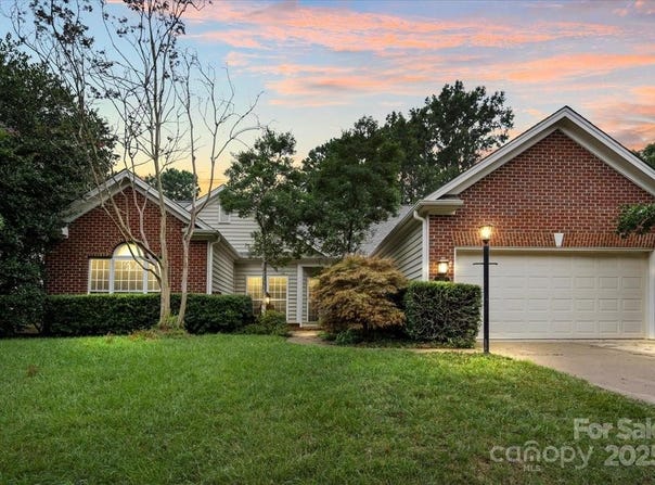722 Meadow Lake Drive, Matthews, NC 28105