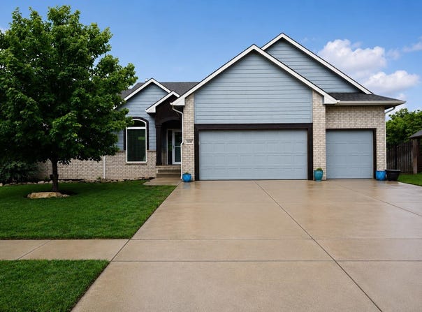2030 N Walnut Creek, Derby, KS 67037