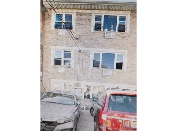 850 E 214th street, b, NY 10467