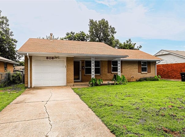 808 N Markwell Avenue, Moore, OK 73160