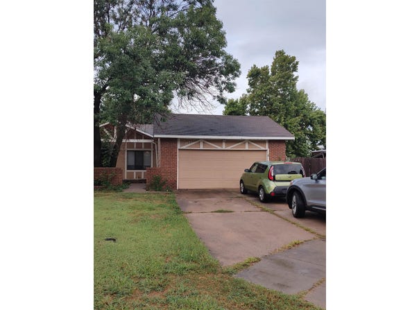 10322 W Merton Ct, Wichita, KS 67209