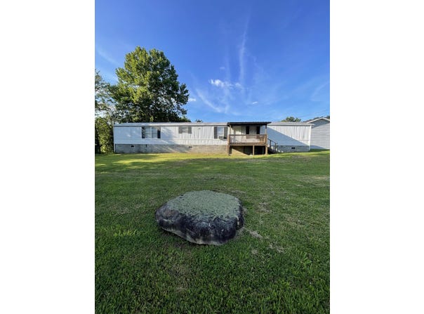 2573 Kentucky 11, Heidrick, KY 40949