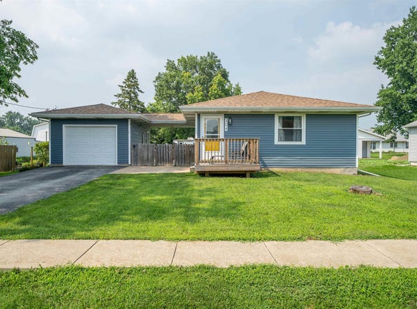 304 E OAKLEY Street, Glasford, IL 61533