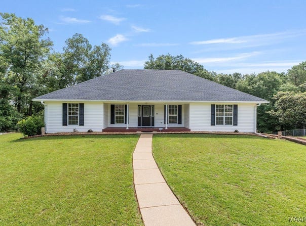 221 FRALEY Lane, Elmore, AL 36022