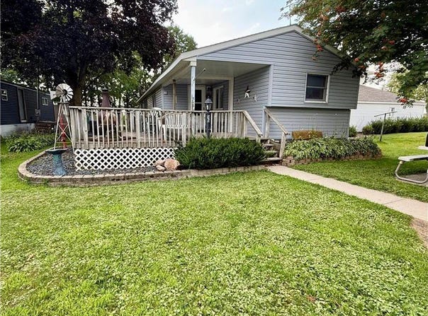 55 5th Avenue NW, Elgin, MN 55932