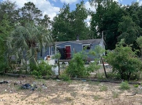 121 LYNNWOOD Avenue, Interlachen, FL 32148