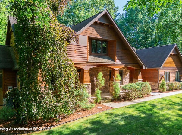 1020 Cherry Valle Lane, Williamston, MI 48895
