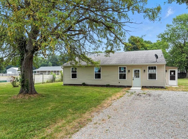 15005 Mill Road, Fort Wayne, IN 46816