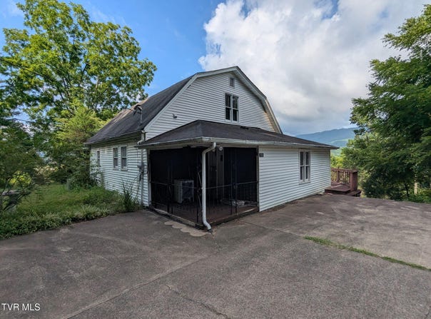 158 Spurlock Hollow Lane, Duffield, VA 24244