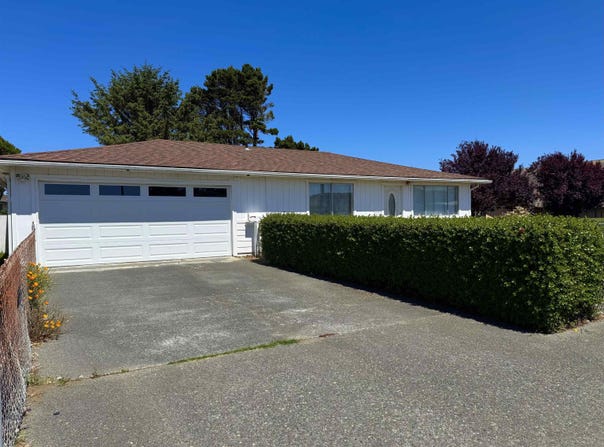 1125 A, Crescent City, CA 95531