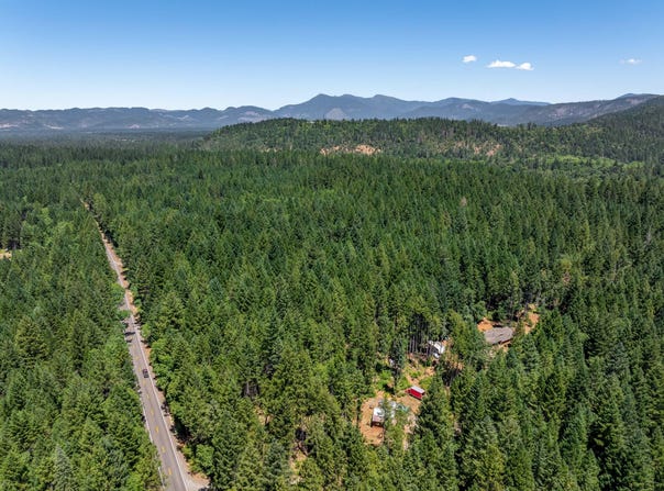 7443 Rockydale Road, Cave Junction, OR 97523