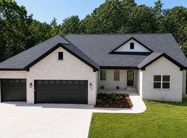 1042 Skyline Dr, Alexander, AR 72002