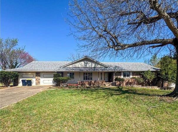 105 Magnolia  ST, Harrison, AR 72601