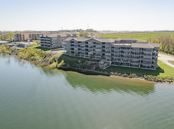 570 Linden Dr. 204, Arnolds Park, IA 51331