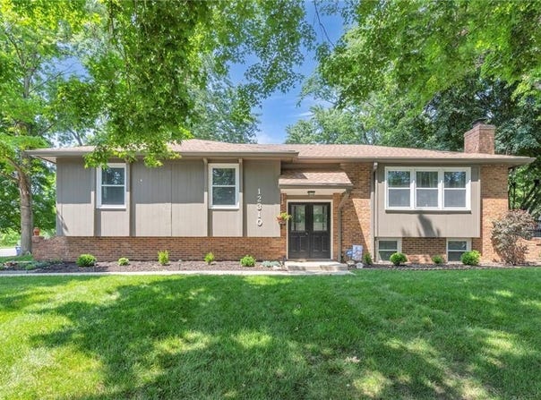 12310 W 68th Street, Shawnee, KS 66216