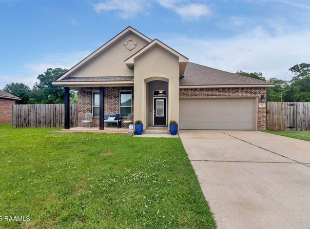 101 Amaya Avenue, Youngsville, LA 70592