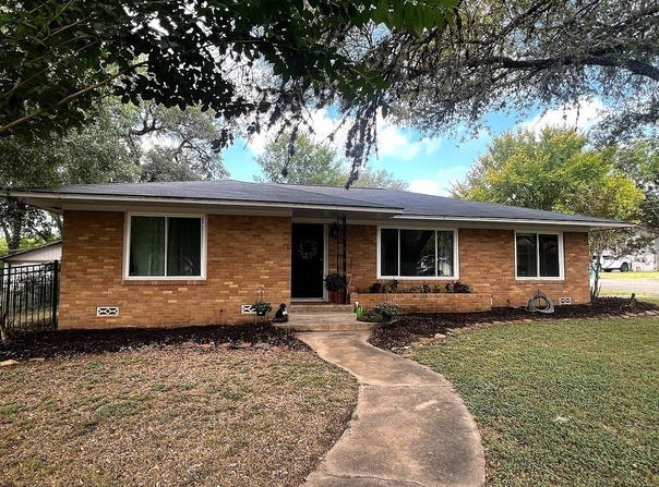 355 North Monroe Street, La Grange, TX 78945