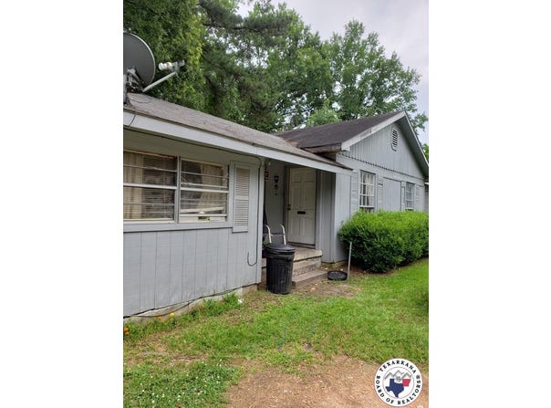 925 Guam, Wake Village, TX 75501