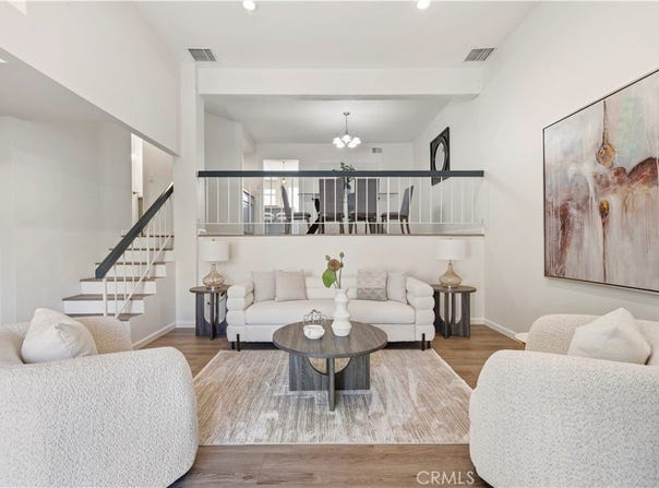 5800 Owensmouth Avenue, Woodland Hills, CA 91367