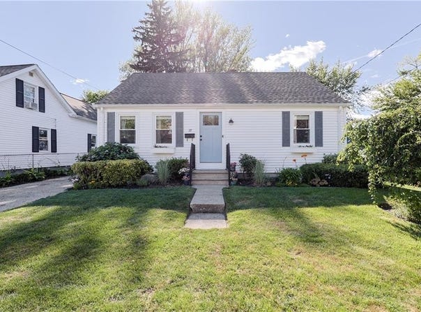 33 Providence Avenue, East Providence, RI 02915