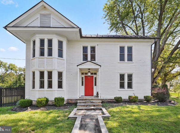 7021 LEEDS MANOR Road, MARSHALL, VA 20115