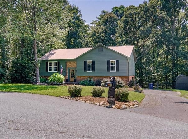 5974 Honeycomb Lane, Pfafftown, NC 27040
