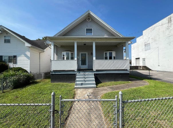 929 7th Street, Charleston, WV 25302