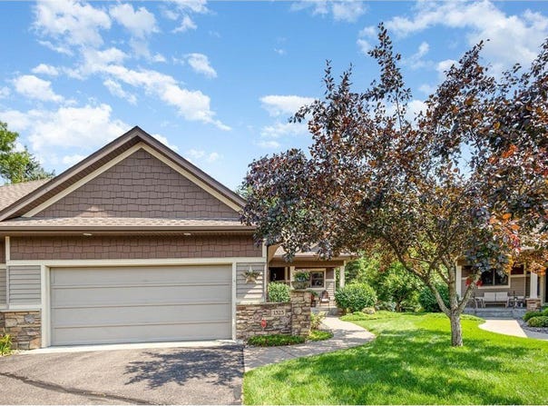 1323 Holly Avenue N, Oakdale, MN 55128