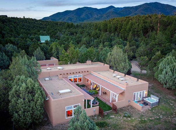 161 Duval Road, El Prado, NM 87529-8752