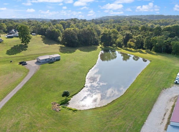 1296 Irvine Road, Clay City, KY 40312
