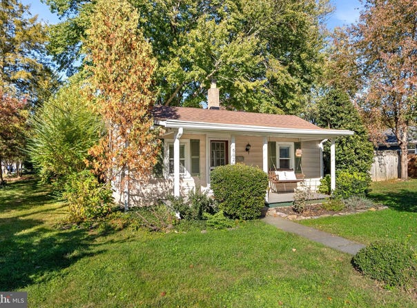 602 BLUE RIDGE Avenue NE, LEESBURG, VA 20176