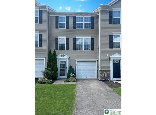 20 Gold Rose Lane, Palmer Twp, PA 18045