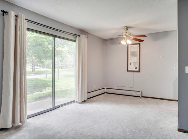 702 Old Settlers Trail 3, Hopkins, MN 55343