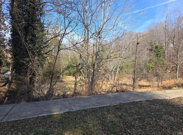 809 Old Forest Road, Lynchburg, VA 24501